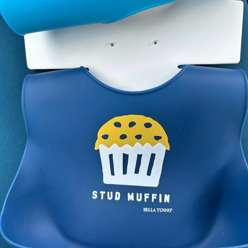 NWT WONDER BIB - BY BELLA TUNNO (set of 2 silicone bibs)